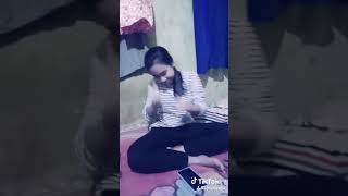 Download lagu Tiktok goyang cacing kepanasan.. Wkwkkwk mp3
