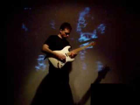 Carl playing Malmsteen using a projection concept