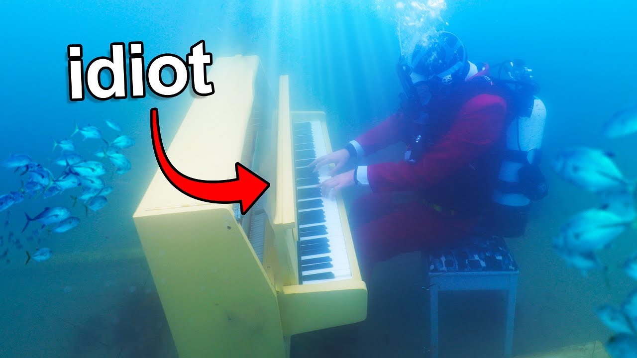I played "Under The Sea" on piano Underwater! (Little Mermaid)