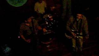 Got My Feet On The Ground (The Kinks Cover)(En Vivo en Tiburon Club, 25/04/2009) - El Caminante