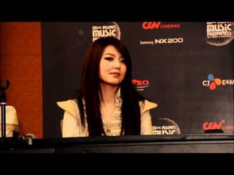 [Fancam] 111129 Sooyoung - MAMA Press Conference