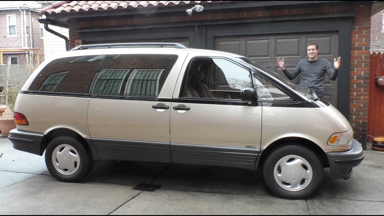 toyota old minivan