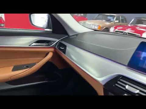 WALT MOTOR COMPANY NEWBURY - 2017/67 BMW 520 I SE TOURING - ATLAS CEDAR - LD67XVJ