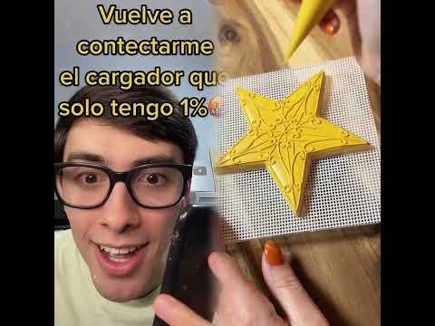 Desconecto el cargador de Siri mientras carga🤣 a ver su reacción🥵😈