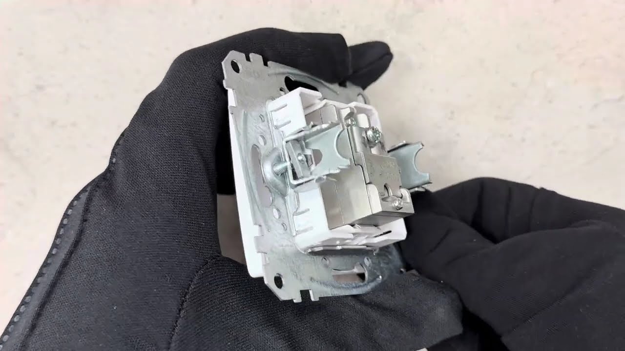 Розетка телевизионная конечная SCHNEIDER Sedna Design белая SDD111471