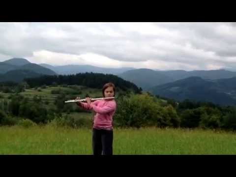 Sofia-Nicole Velinova! Green sleeves