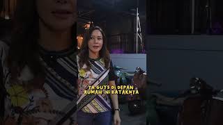 Download lagu Aurel thinks Atta's vintage Vespa is funny, Maia sees the vintage Vespa in front of Aurel's house... mp3