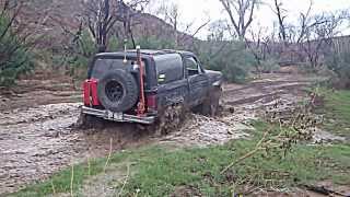 preview picture of video 'Queen Valley,AZ Bronco 2 Muddin''