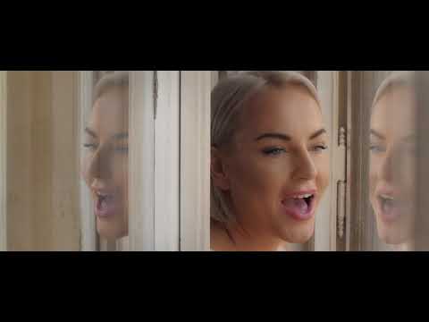 Smola a Hrušky & Martina Pártlová & Doctor P.P. - ŠTĚSTÍČKO (Official Video 2019)