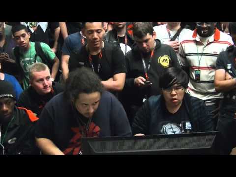 UMVC3 @ Final Round 16 - EG Justin Wong vs EMP IFCYipeS - Crowd Reactions