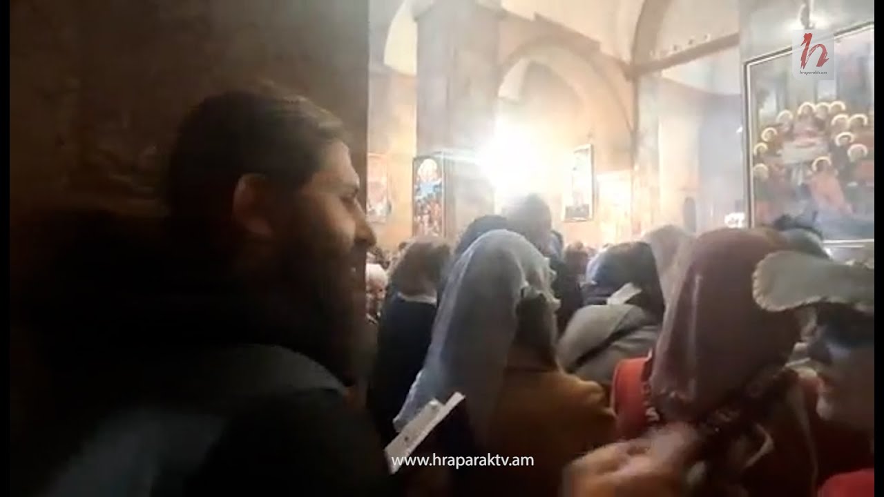 Իրավիճակը կրկին լարվեց. Հավատացյալները հնչեցնում են կաթողիկոսի անունը