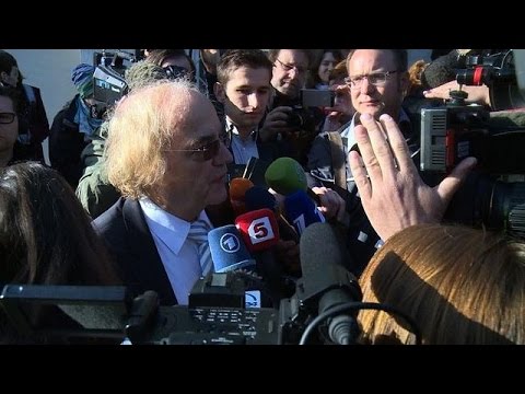 Survivors trial of 'bookkeeper of Auschwitz'