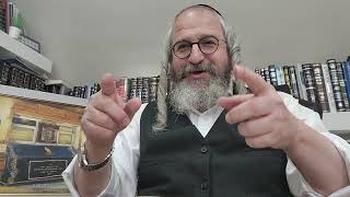 שיעורים קצרים הכנה לאורות ימי הפורים תשפ"ו – בעברית – 4 – ע"פ אוצר היראה 'תשובת השנה' פורים אות לב (הרב מוטה פראנק) - התמונה מוצגת ישירות מתוך אתר האינטרנט יוטיוב. זכויות היוצרים בתמונה שייכות ליוצרה. קישור קרדיט למקור התוכן נמצא בתוך דף הסרטון