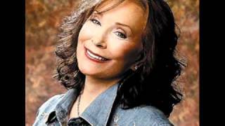 Loretta Lynn-You&#39;re Lookin at Country