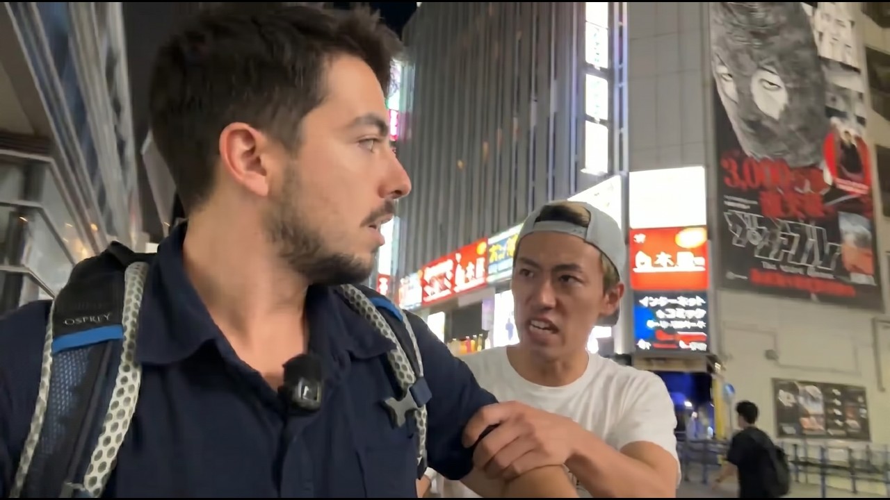 Un JAPONÉS me ATACA en plena calle de Kabukicho