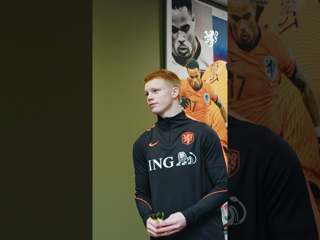 Valente 🆚 Smit! 😜🎯 #NothingLikeOranje