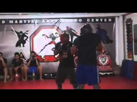 El "Gabo"  haciendo Sparring con Marco El "Mictlan"