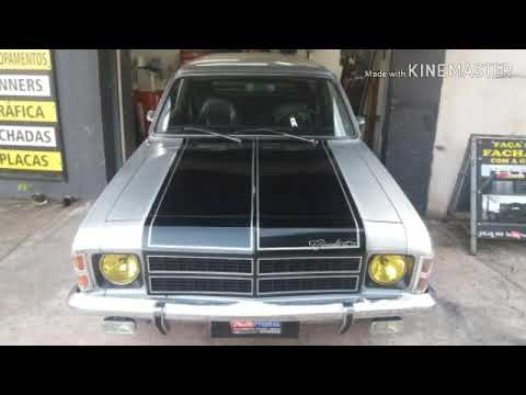 Caravan SS chevrolet fazendo as faixas adesivas em Black Piano