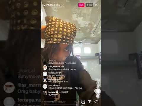 Babymoench stürmt live-stream