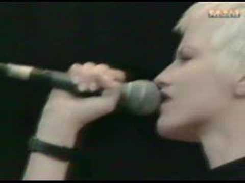 The Cranberries - Ode to my family - Live fleadh festival