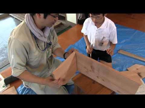 種子島の学校活動：西野小学校木工製作体験本立て作りに挑戦！