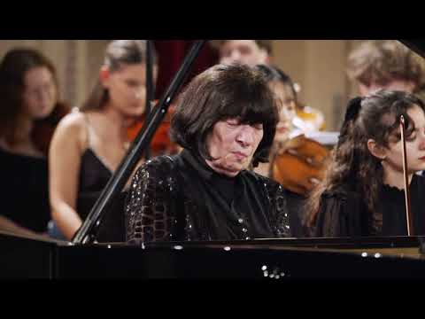Eliso Virsaladze plays Schumann: Piano Concerto in A minor op.54 |  "A Break During the Works"