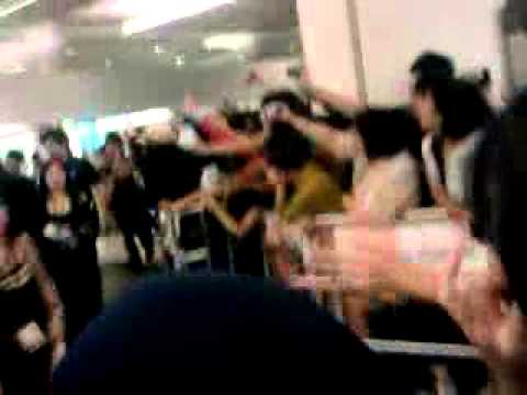 MBLAQ!101203! Changi airport!! Terminal 2!!.mp4