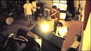 Beirut - The Flying Club Cup - 09 - Un dernier verre