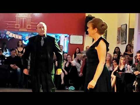 Miriam Albano y Oscar Holzmann. Milonga en lo de Balmaceda 24ago23 (1/6)