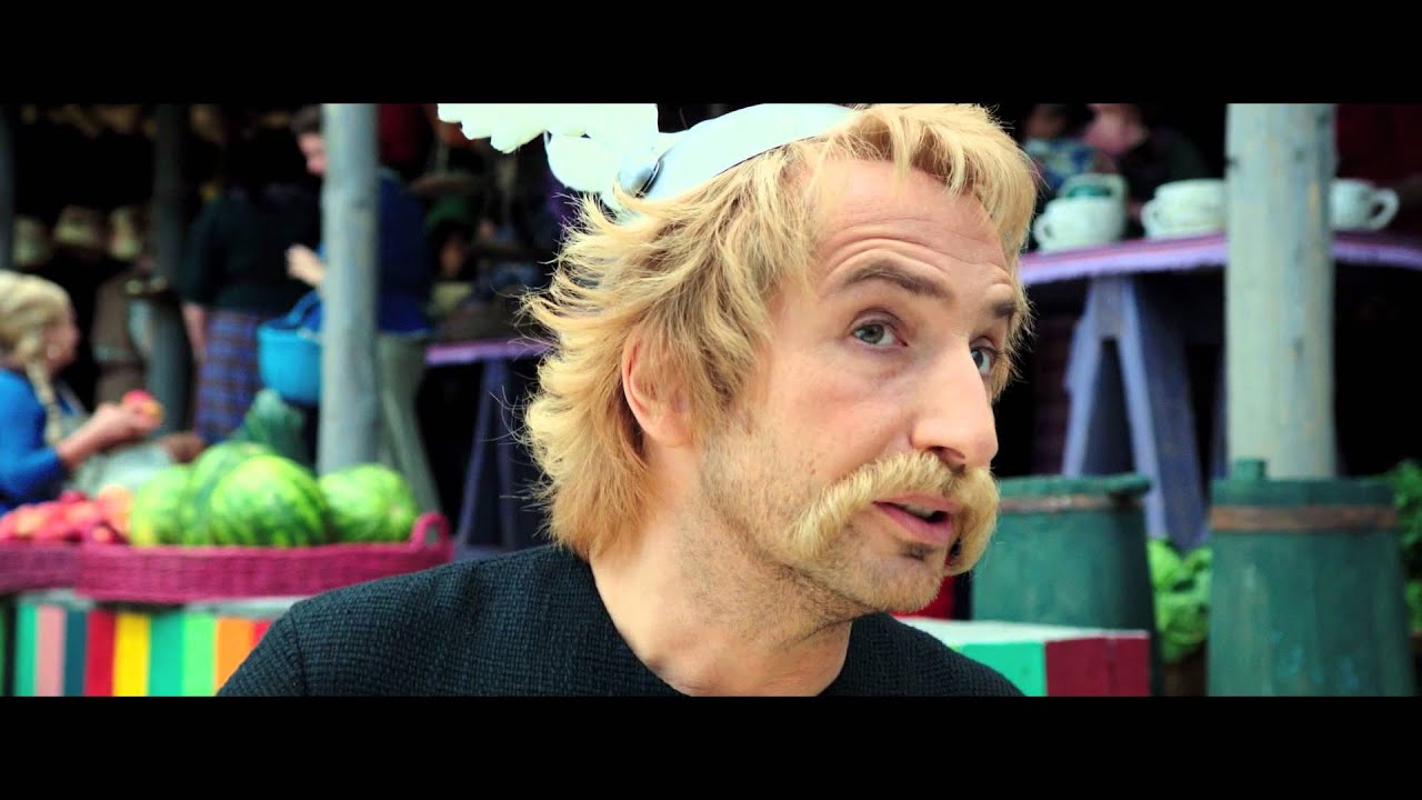 Miniature de la vidéo ASTERIX ET OBELIX : AU SERVICE DE SA MAJESTE - interview "tonneau" du film Astérix & Obélix : Au service de Sa Majesté