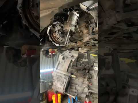 Vw golf 2.0 clutch and flywheel replacement