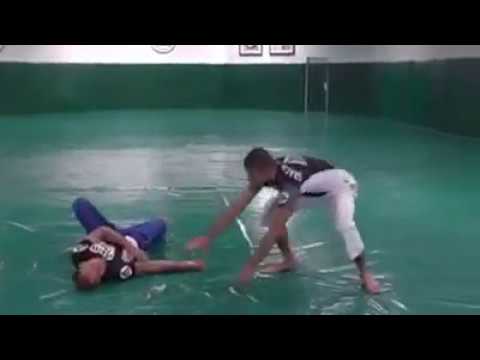 United Airlines Self Defense against dragging