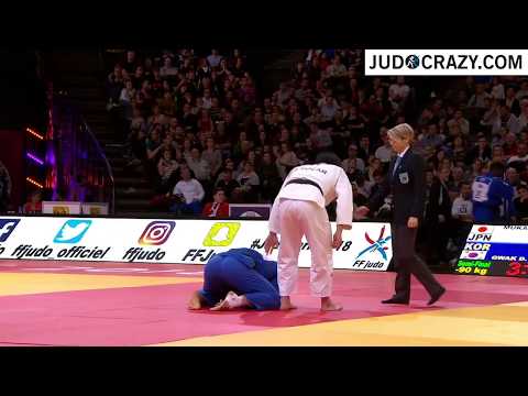 Mukai (JPN) vs Gwak (KOR): Elbow to the Head