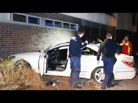 Hennigsdorf bei Berlin: Mercedes überschlägt sich, kracht gegen Wand – zwei Schwerverletzte