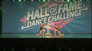 TWINS Dancing    AMAZING  IDENTICAL MIRROR IMAGE