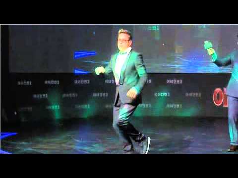 Robert Downey Jr. Dancing Gangam Style
