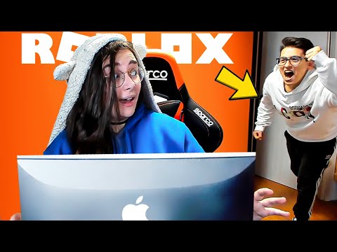 ENTRO DI NASCOSTO NELLA STANZA DEL MIO AMICO E HACKERO IL SUO L'ACCOUNT DI ROBLOX!