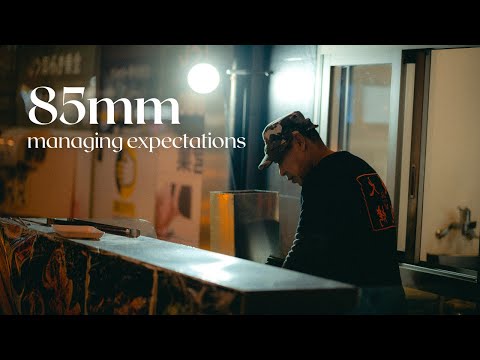 85mm Night street photography POV / Sony A7IV, 85mm FE 1.8