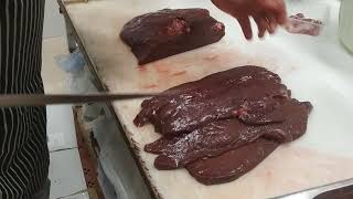 hígado de ternera , arreglar y filetear