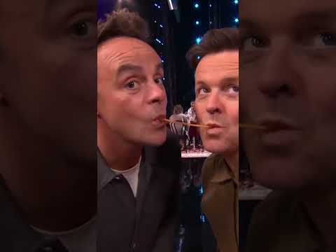 Me serenading my Thanksgiving guests like: