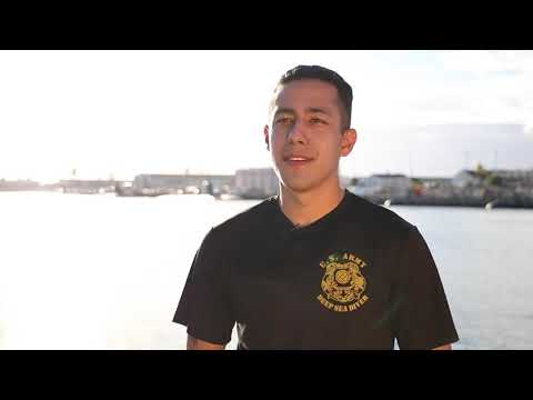 U.S. Army 7th Dive Detachment Divers SSG Fred Bible and SPC Julio Melendez (2019) 🇺🇸