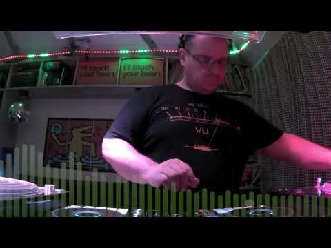 Live Remixes 80 & 90 by DJ Xelão