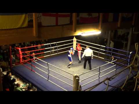 Resvan Doghi  (ROT) vs. Kevin Stein (BLAU) - Pugilist Länderkampf Rumänien 22.02.14