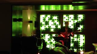 REPRISE DE LA CHANSON "LES BAISERS" de PIERRE PERRET