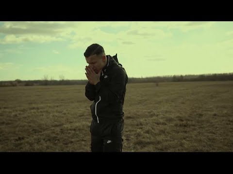 Bottka Dominik - Sok kígyó ölel körbe (Official Music Video)