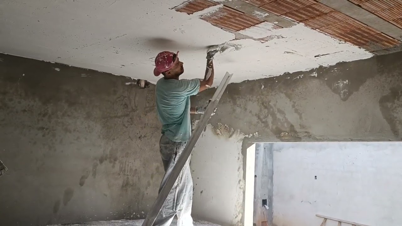 como e aplicado o gesso no teto. passo a passo se ficar no vídeo vai pegar as manhas !