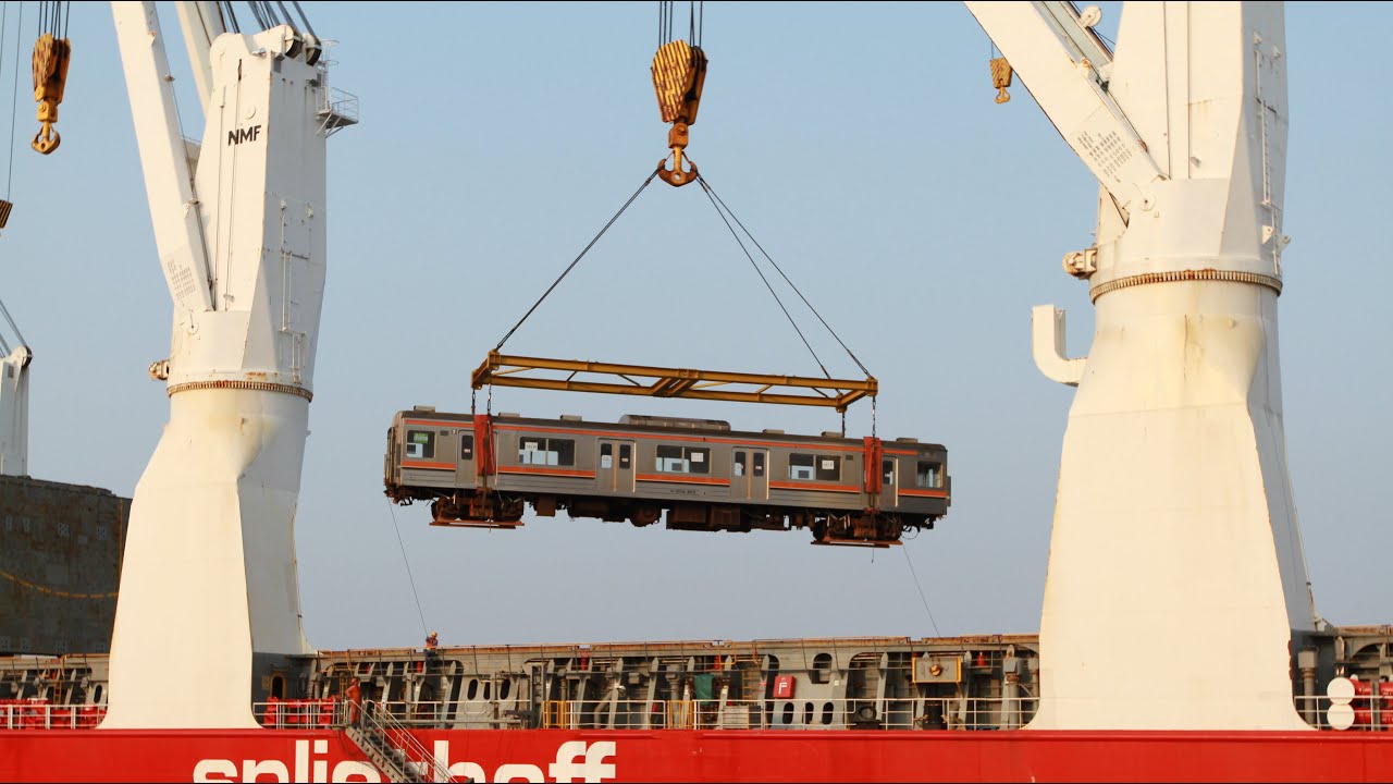 Armada KRL Seri 205 Tiba di Jakarta