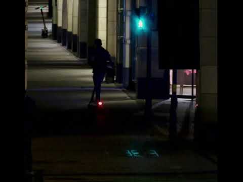 Betrunkener E-Scooter-Fahrer stürzt