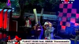 Planet Bumi feat. Maria 'Stereomantic' - Let Me Kiss You (Morrissey) (Live @RadioShow - tvOne)