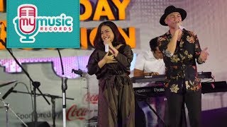 Pertama kali membawakan lagu HARI BAHAGIA - Astrid feat Anji